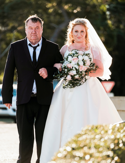 Deanna walking down aisle with Dad at Panorama House Wedding in Wollongong