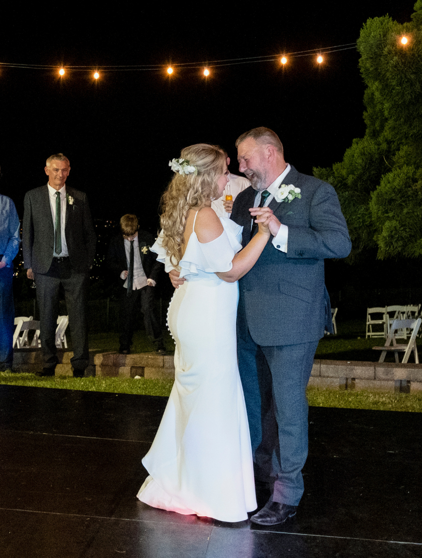 Father daughter dance at Sublime Point wedding Wollongong